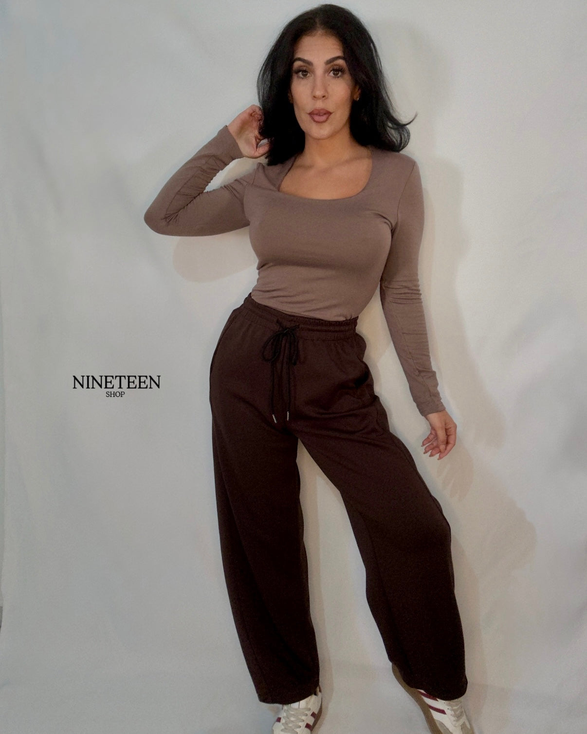 Pantalón Balloon chándal marrón chocolate