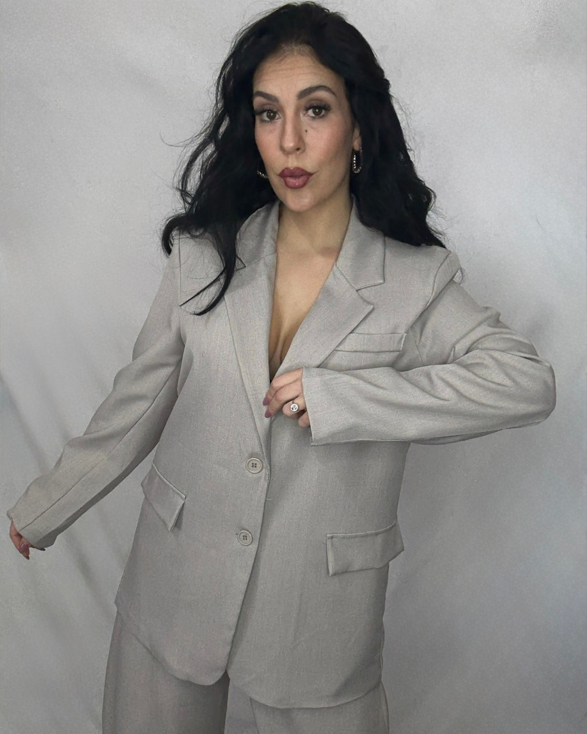 Traje bombacho taupe