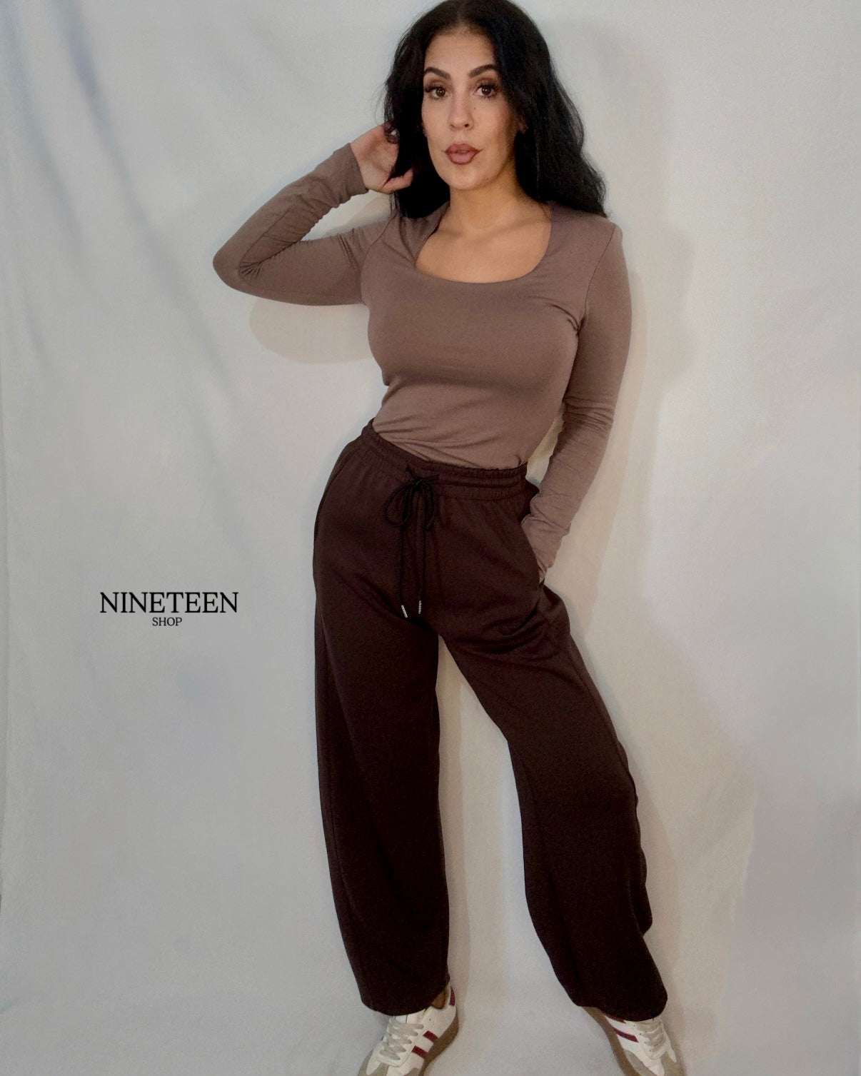 Pantalón Balloon chándal marrón chocolate