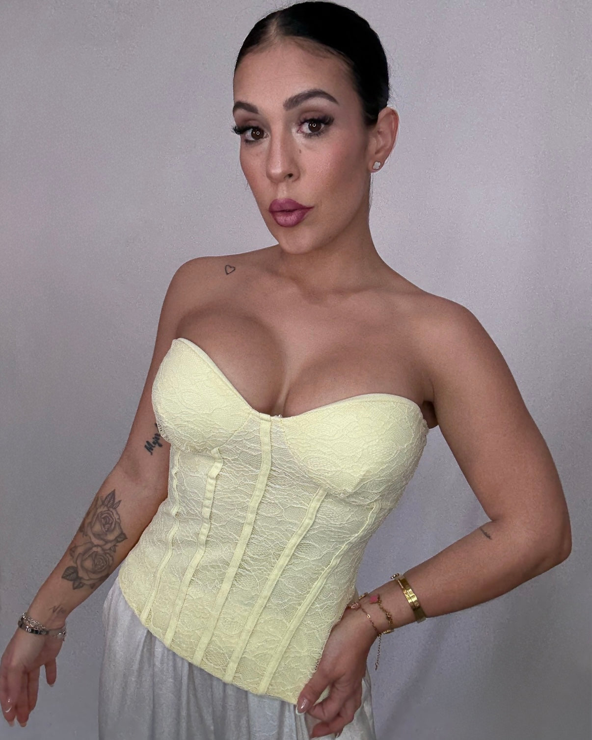 Corset encaje amarillo