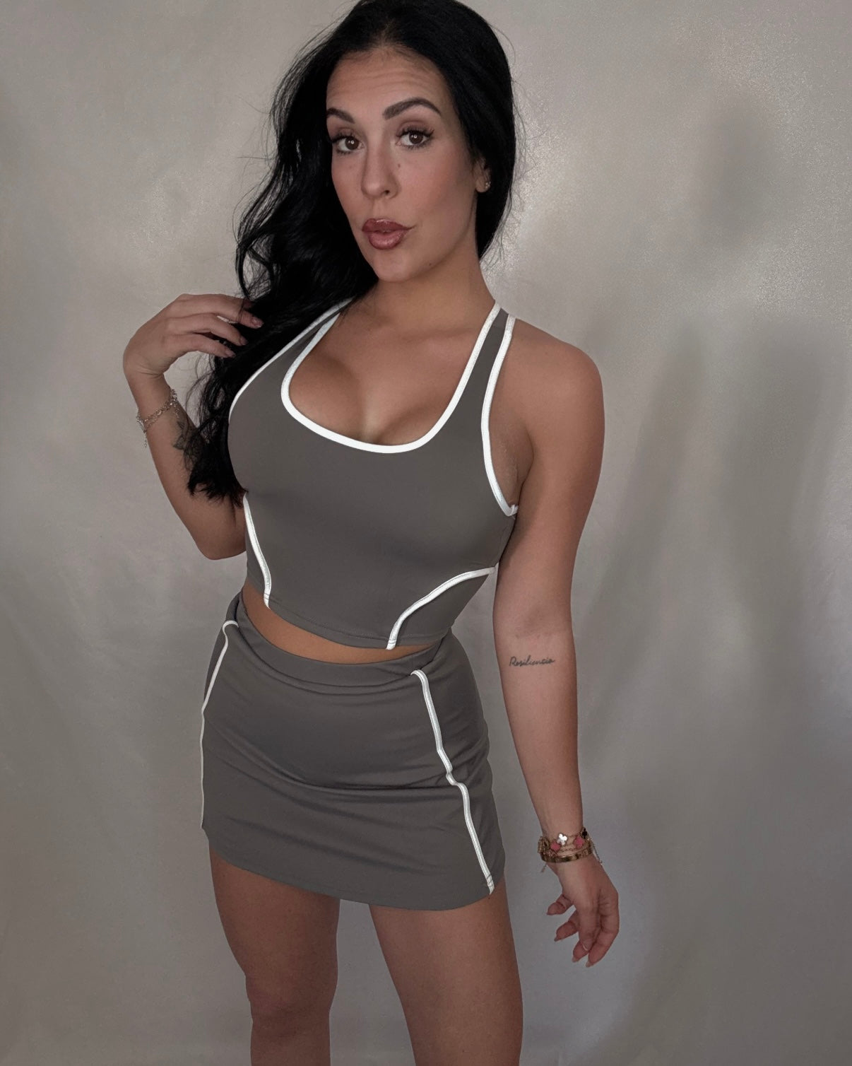 Conjunto pádel taupe