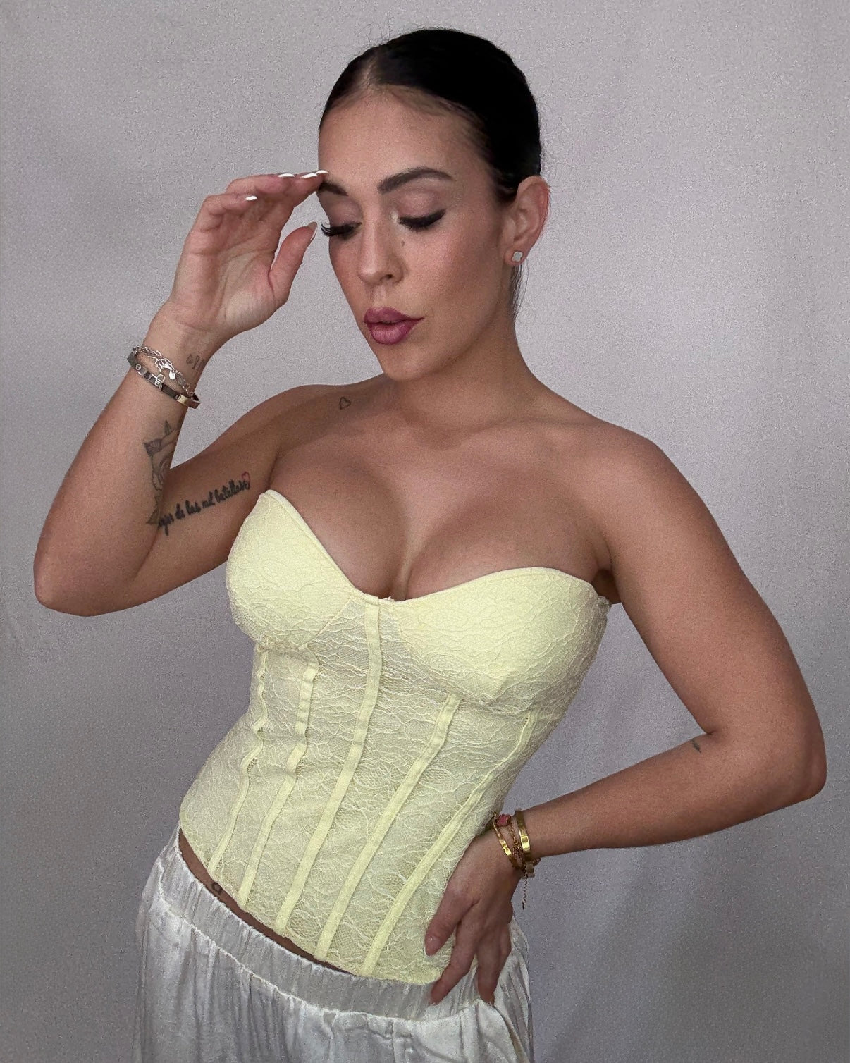 Corset encaje amarillo