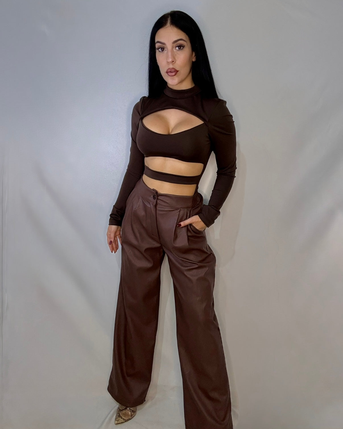 Pantalón polipiel marrón chocolate